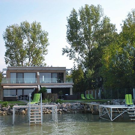 Aba Sea House Villa Balatonszarszo Rum bild